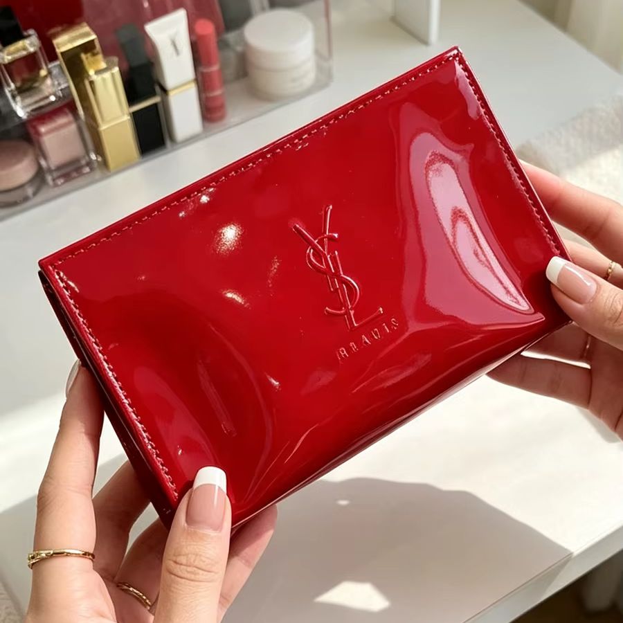Borsa Cosmetica YSL in Pelle V - Luxury Skincare Tools recensione e prezzo