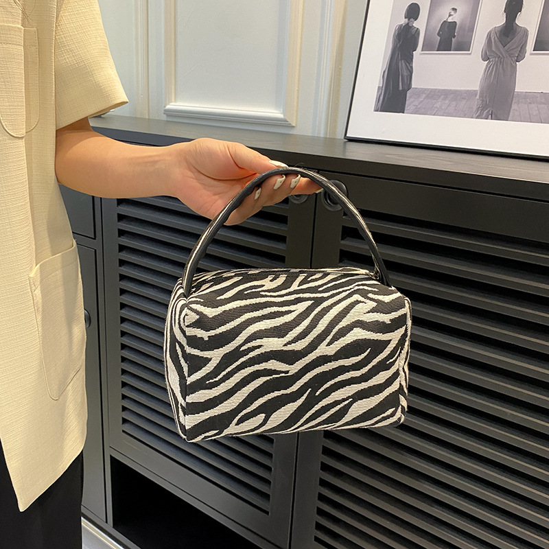 Borsa per trucco leopardata Bo - Luxury Skincare Organizer recensione e prezzo